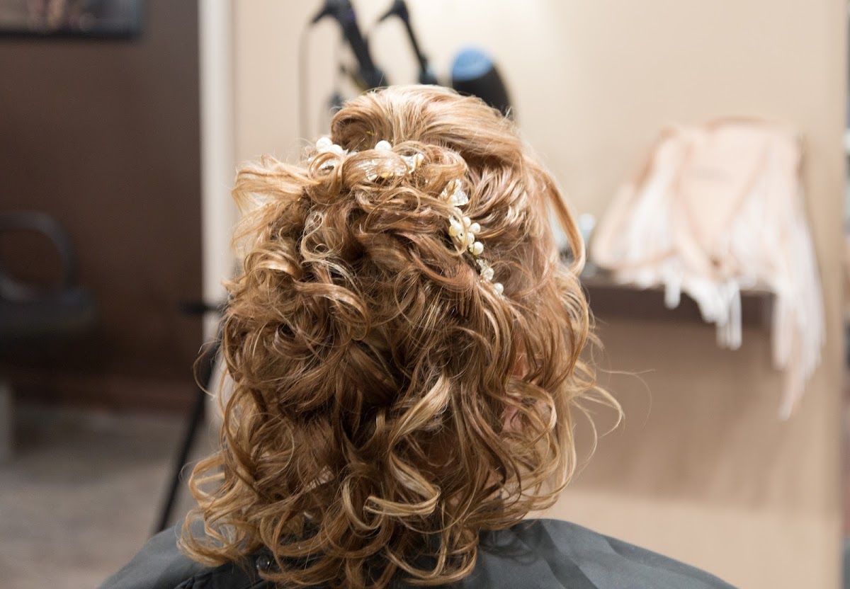 Expert hair cutting service